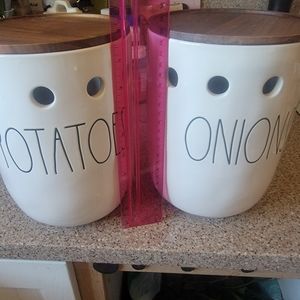 Rae Dunn potatoe &/or onion container